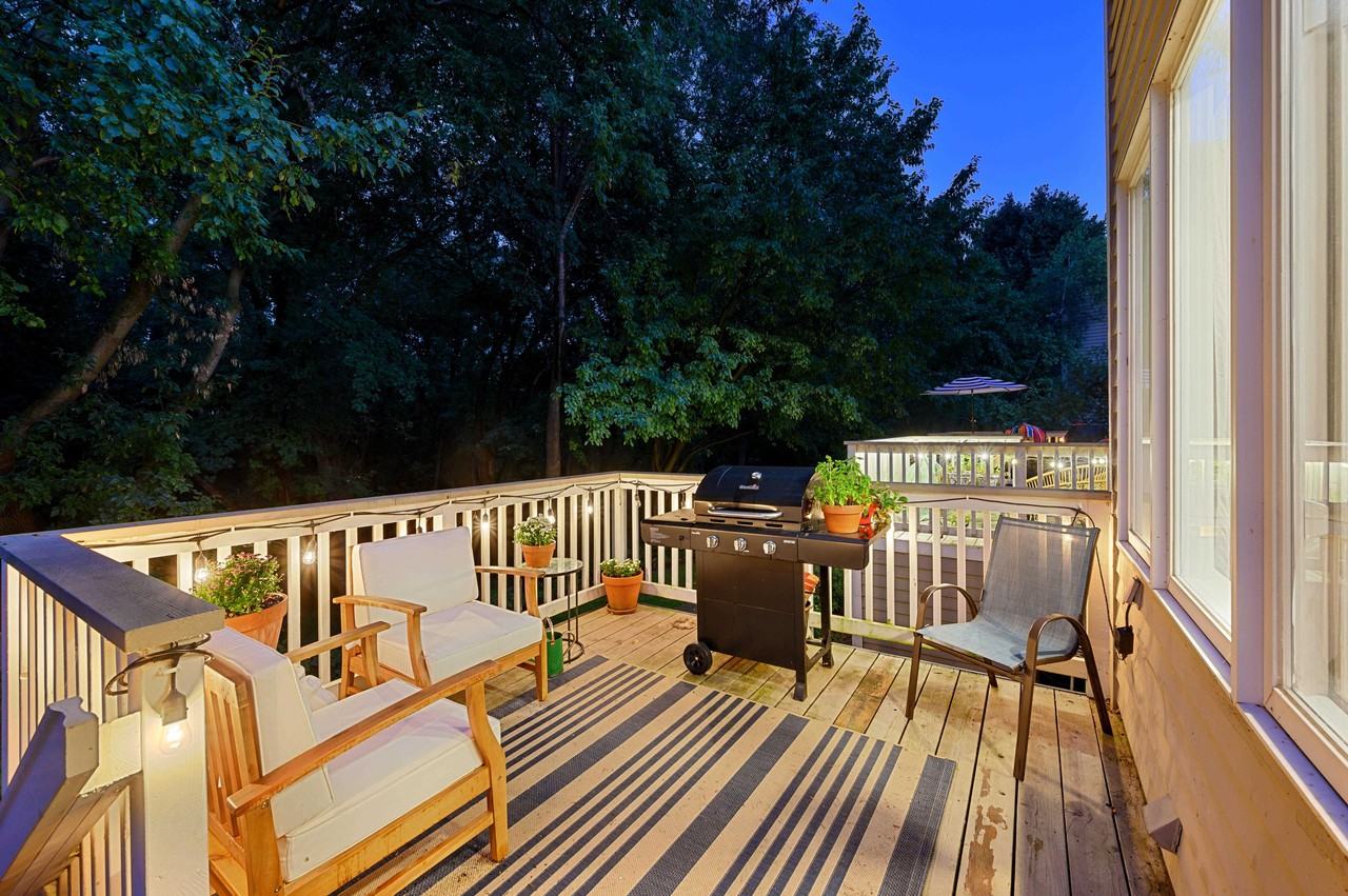 1555 W Wayzata Blvd Apt D - Photo 2 of 11