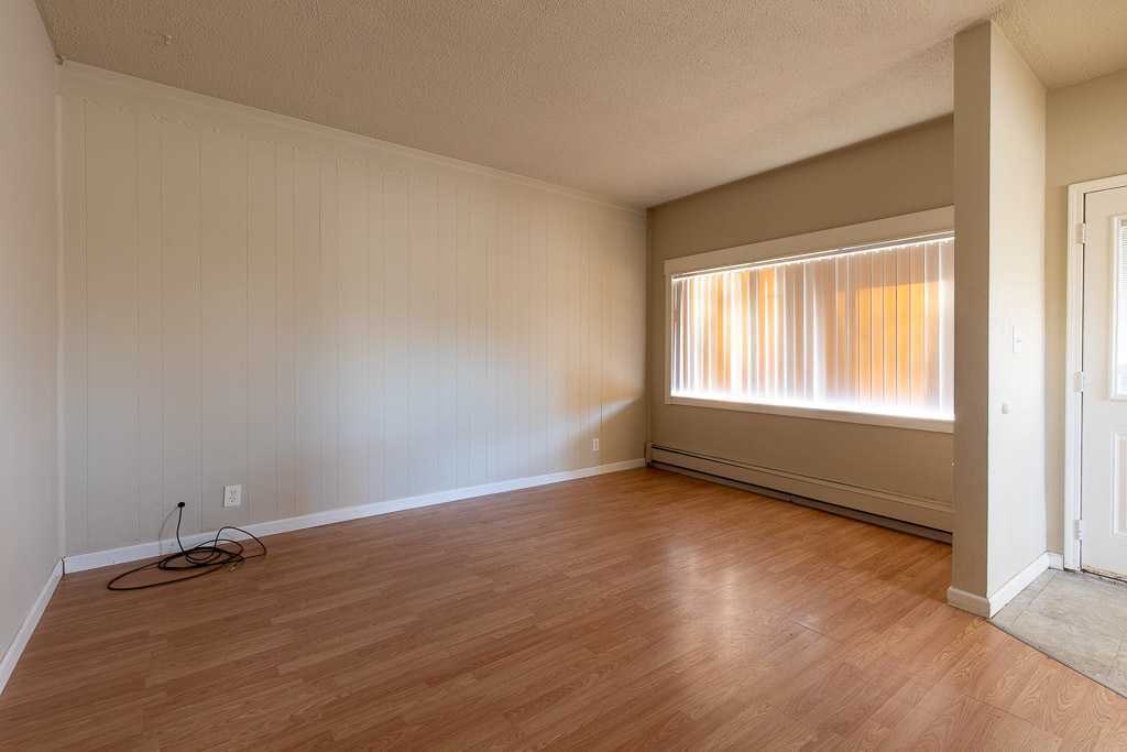 835 Farnsworth Rd - Photo 2 of 19