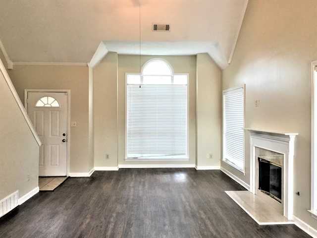 8980 Lake Springs Cv - Photo 2 of 12