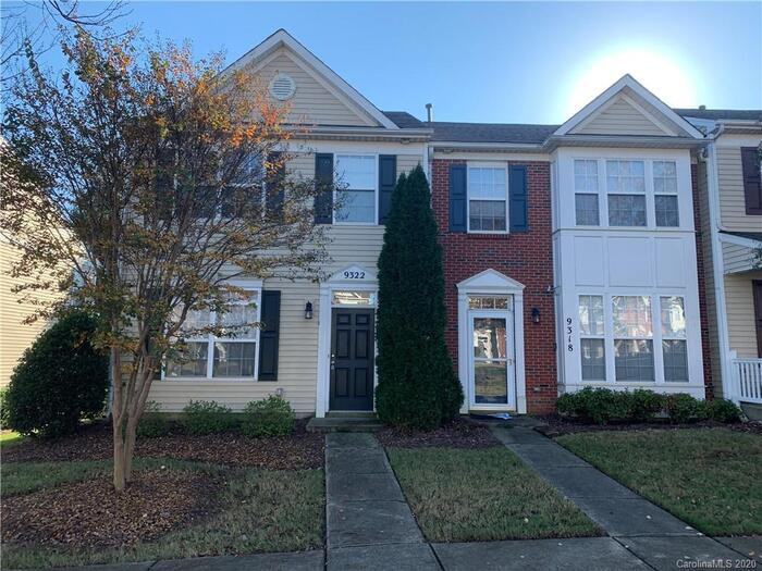 9322 Greenheather Dr