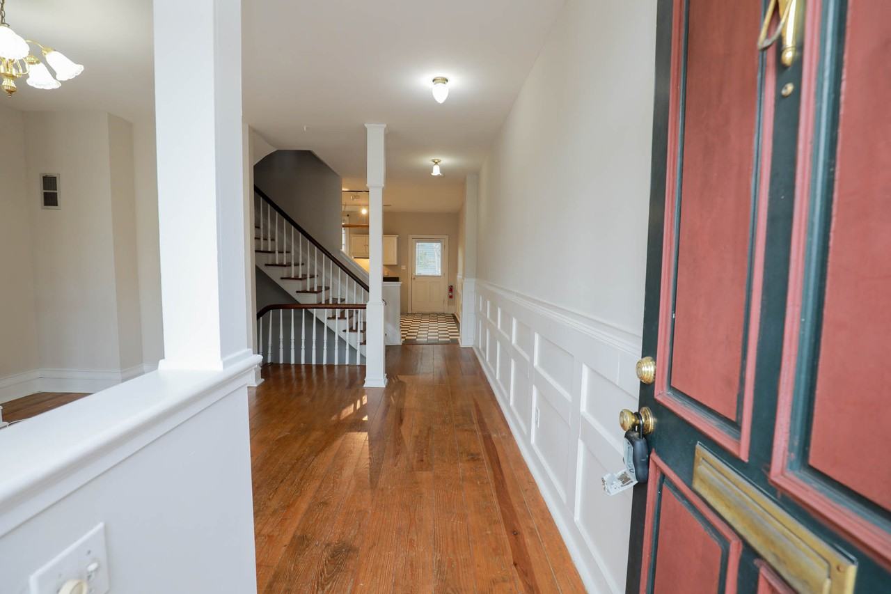 2821 East Broad Street - Photo 3 of 58