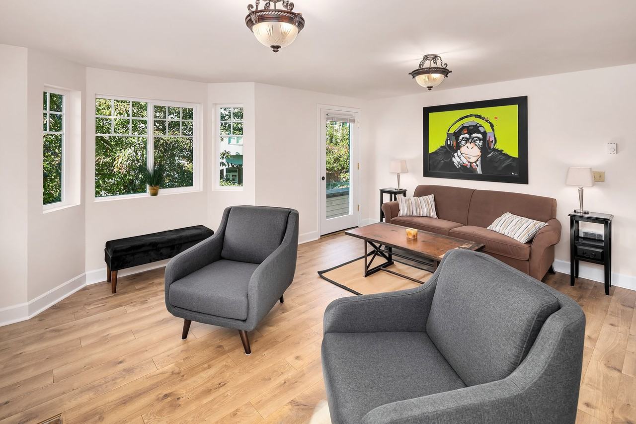 5424 Delridge Way Southwest #B - Photo 4 of 14