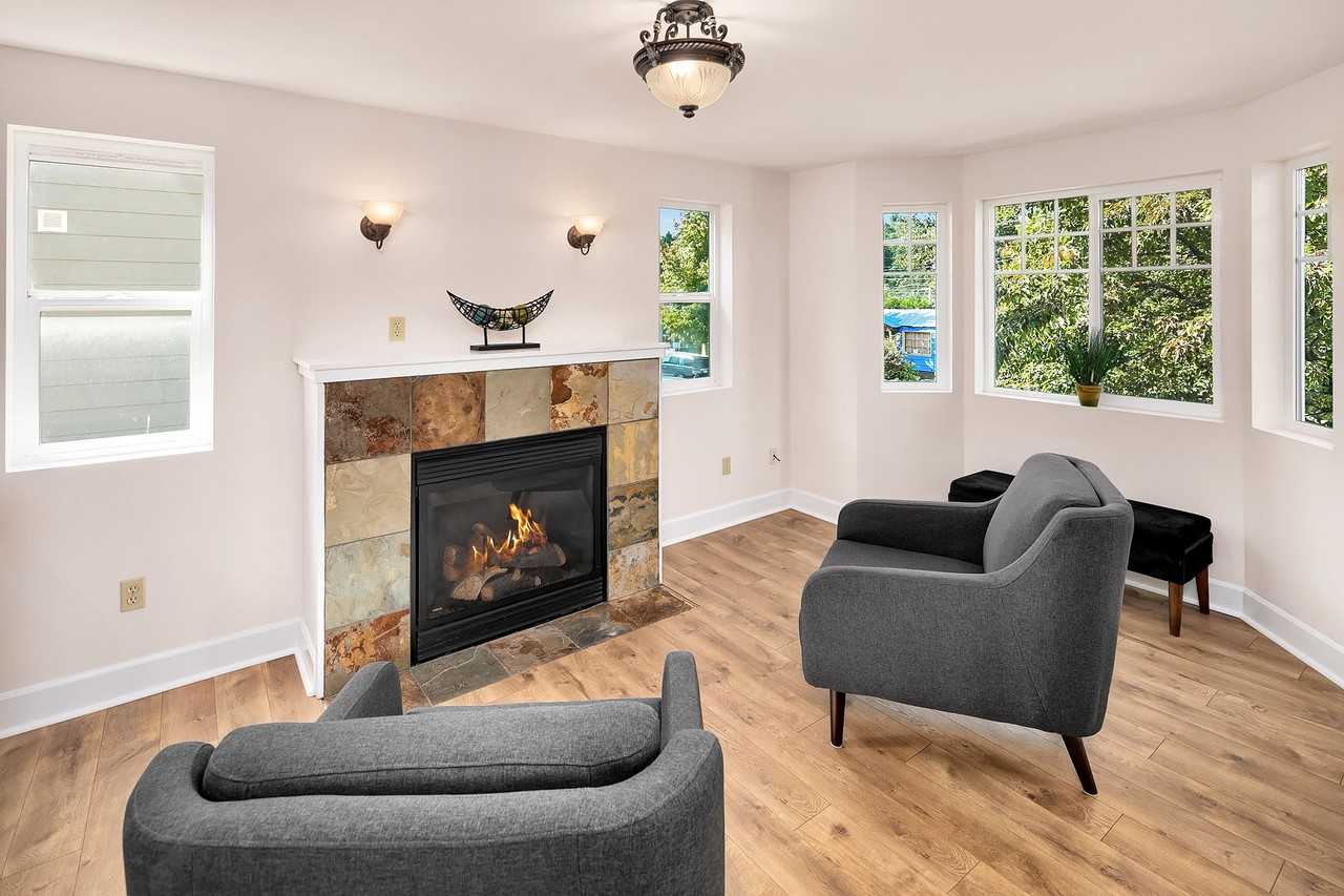 5424 Delridge Way Southwest #B - Photo 5 of 14