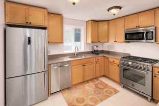 5424 Delridge Way Southwest #B - Photo 1 of 1