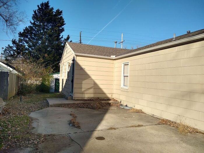 3954 N Jackson Ave - Photo 2 of 13