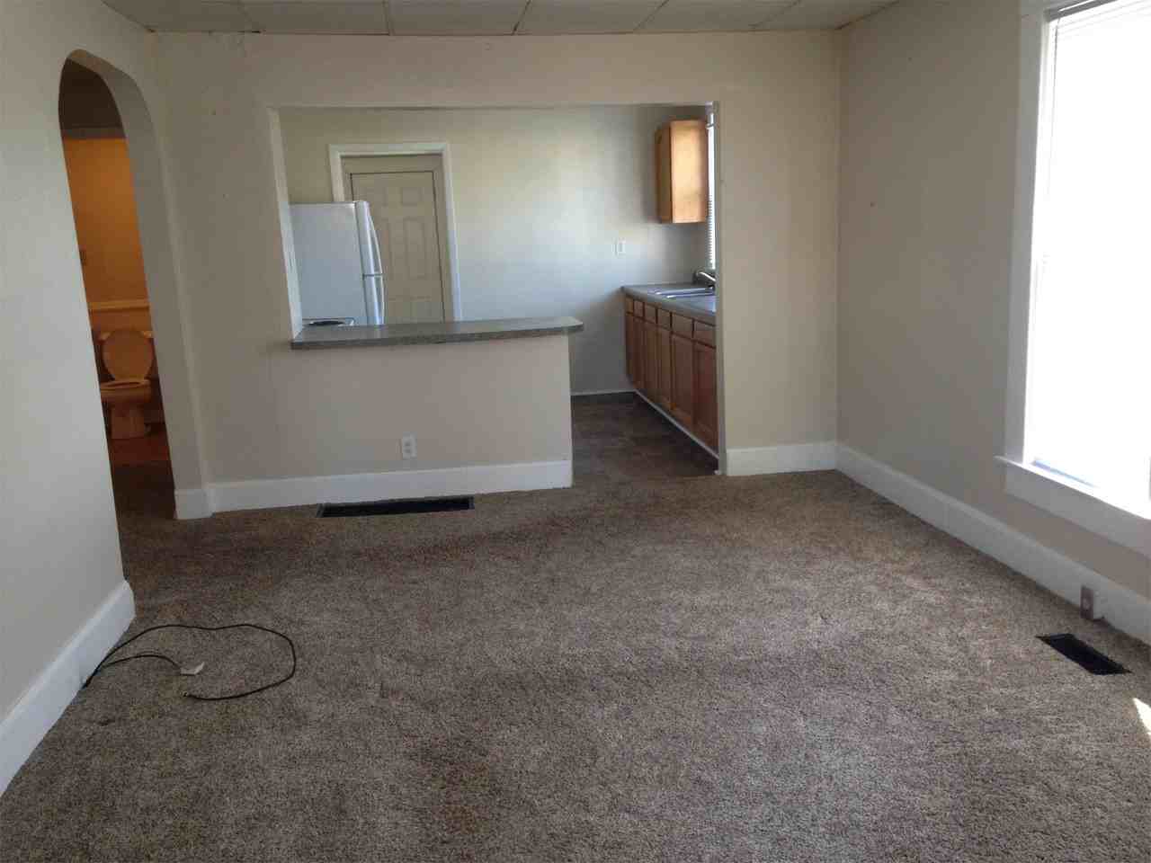 1739 Woodlawn Ave - Photo 3 of 12