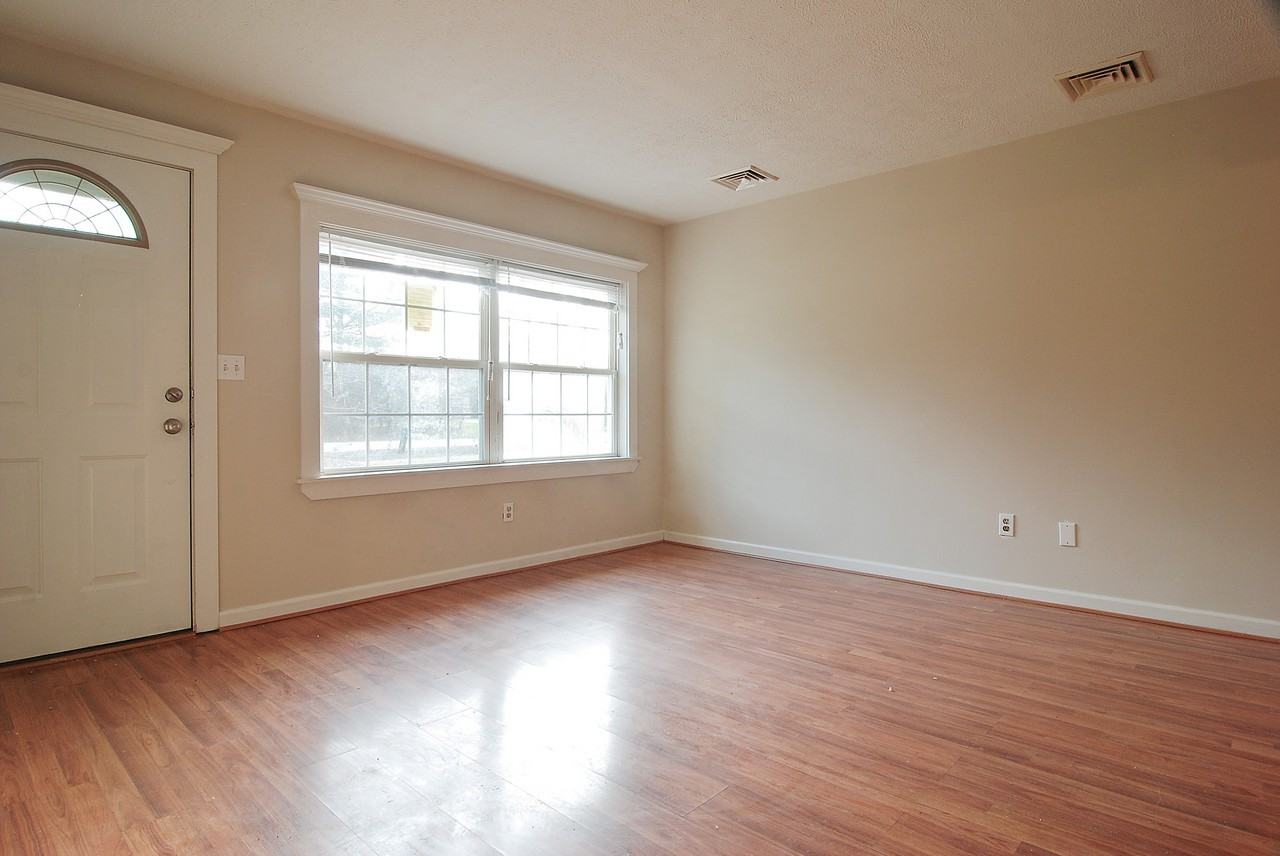 3791 Sleepy Hollow Rd - Photo 3 of 22