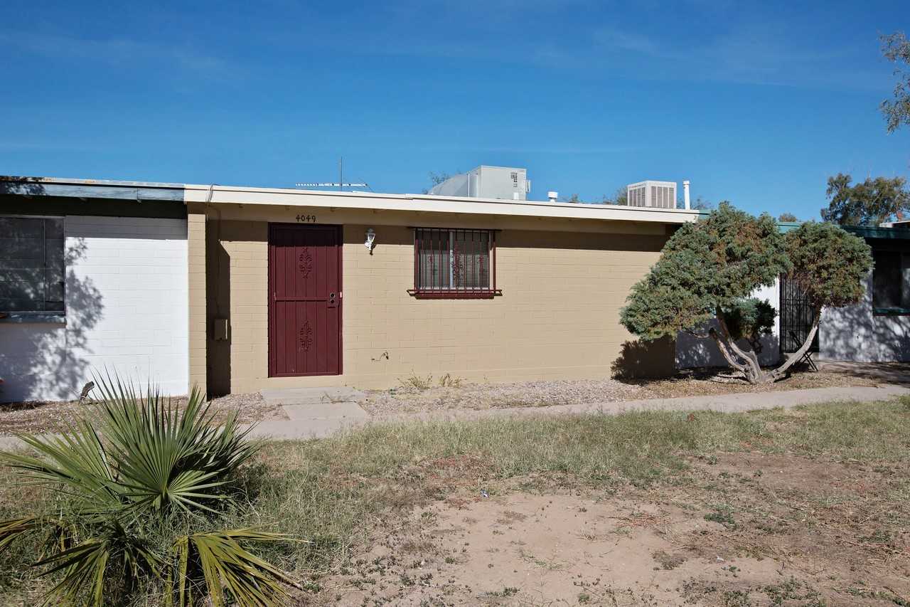 4049 S Queen Palm Dr - Photo 2 of 11