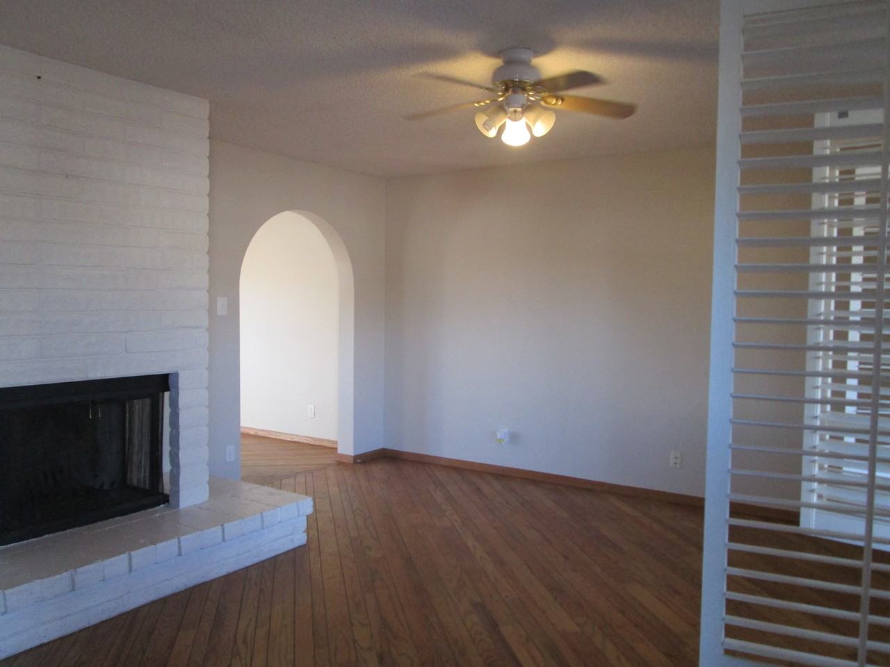 1607 W Beaubien Dr - Photo 3 of 21