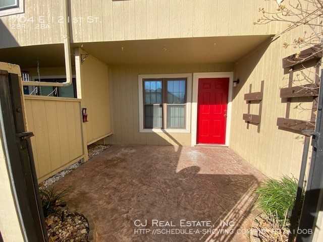 704 E 121st St - Photo 2 of 11