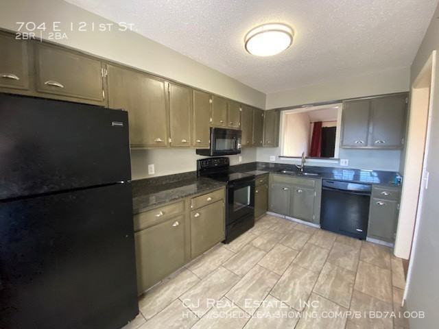 704 E 121st St - Photo 3 of 11