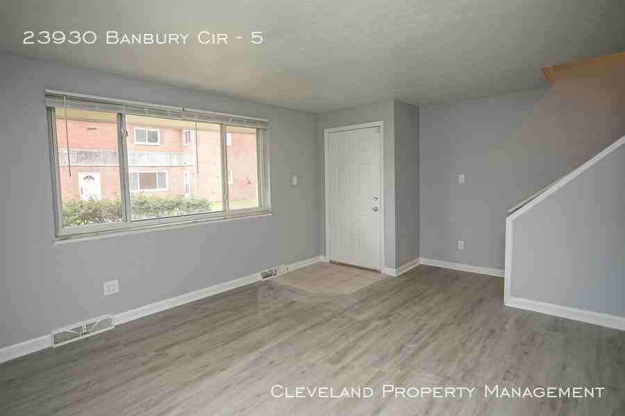 23930 Banbury Cir #5 - Photo 2 of 25