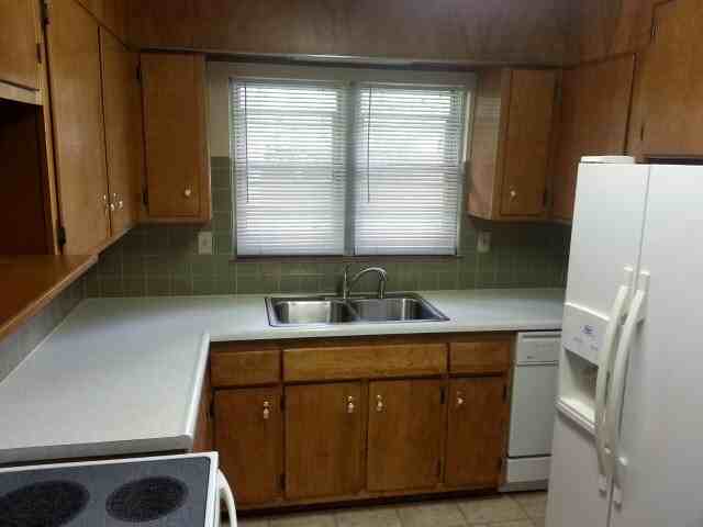 4505 E 113th St - Photo 2 of 9