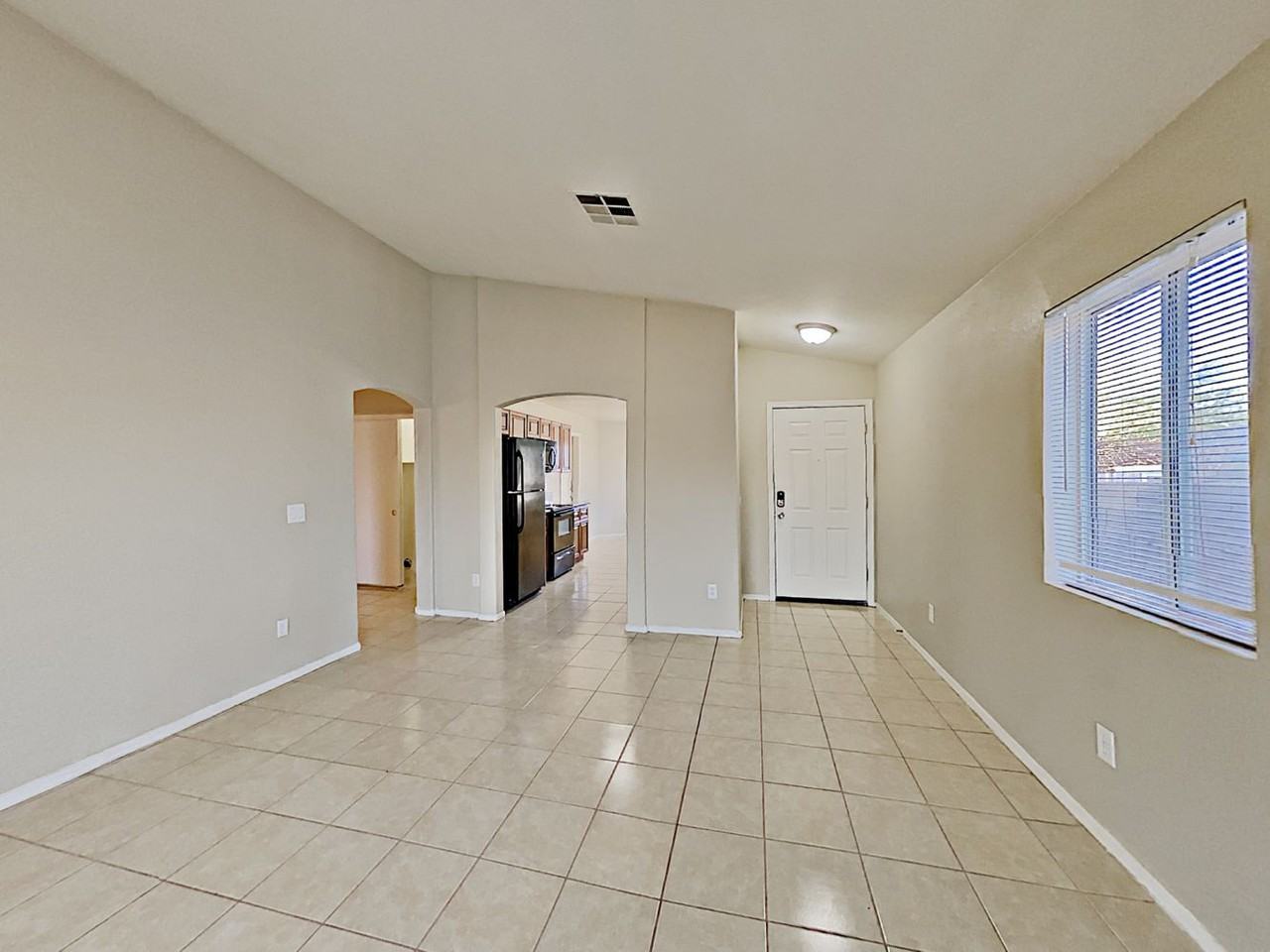 3114 E Mobile Ln - Photo 3 of 16