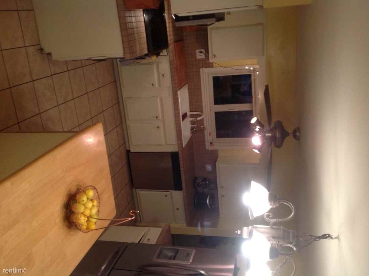 1014 Fosdick Dr - Photo 2 of 10