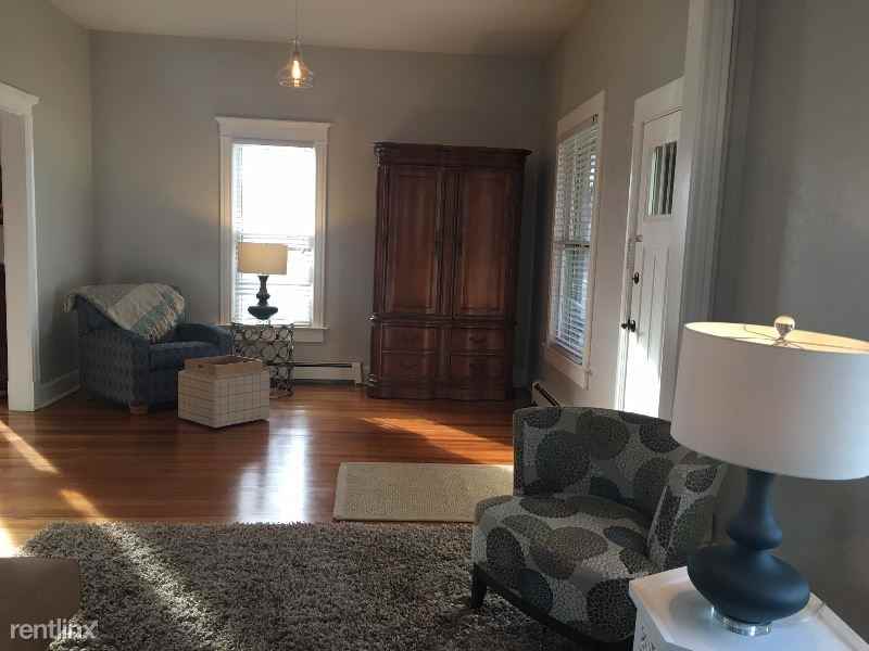431 W Oak St - Photo 3 of 20