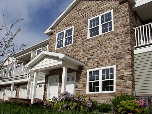 14 Stoneledge Dr #08