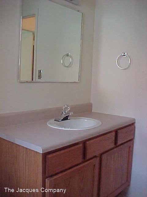 2326 N Rogers Ave - Photo 2 of 9