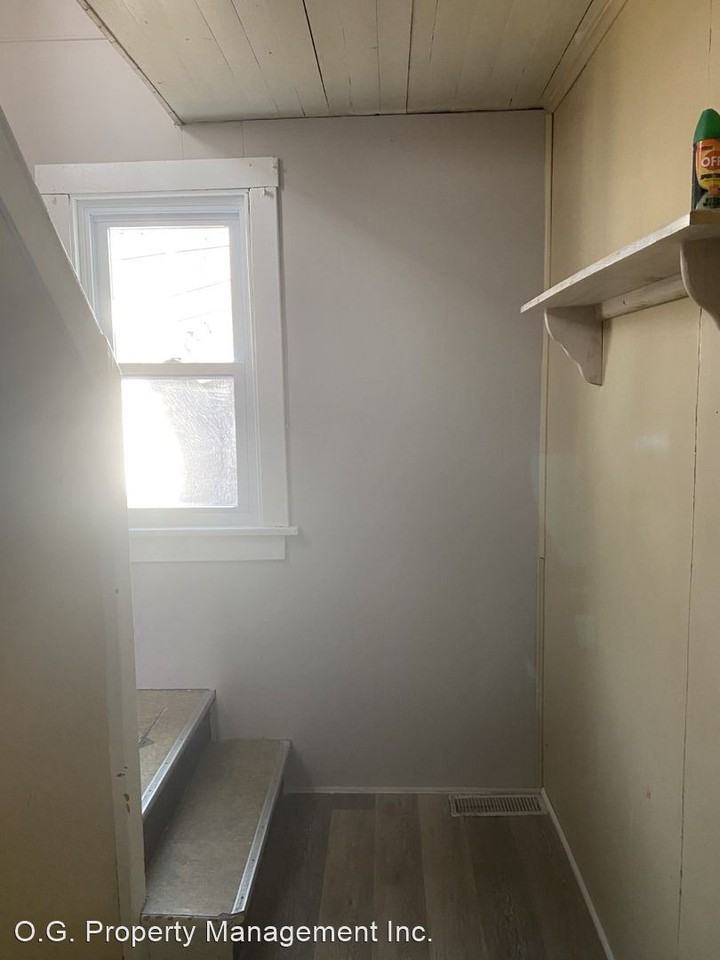 305 Winton Rd North - Photo 2 of 24