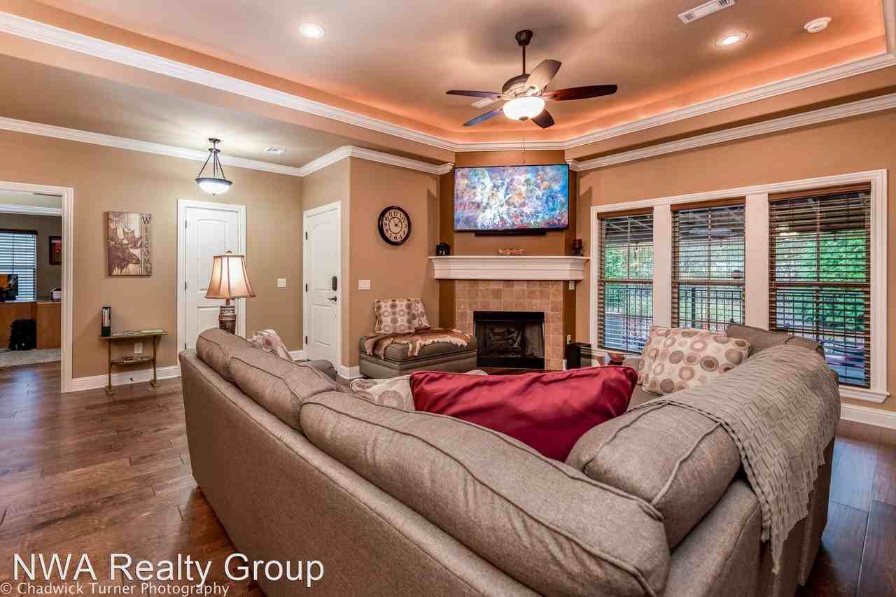 2502 Sw Hind Ln - Photo 2 of 18