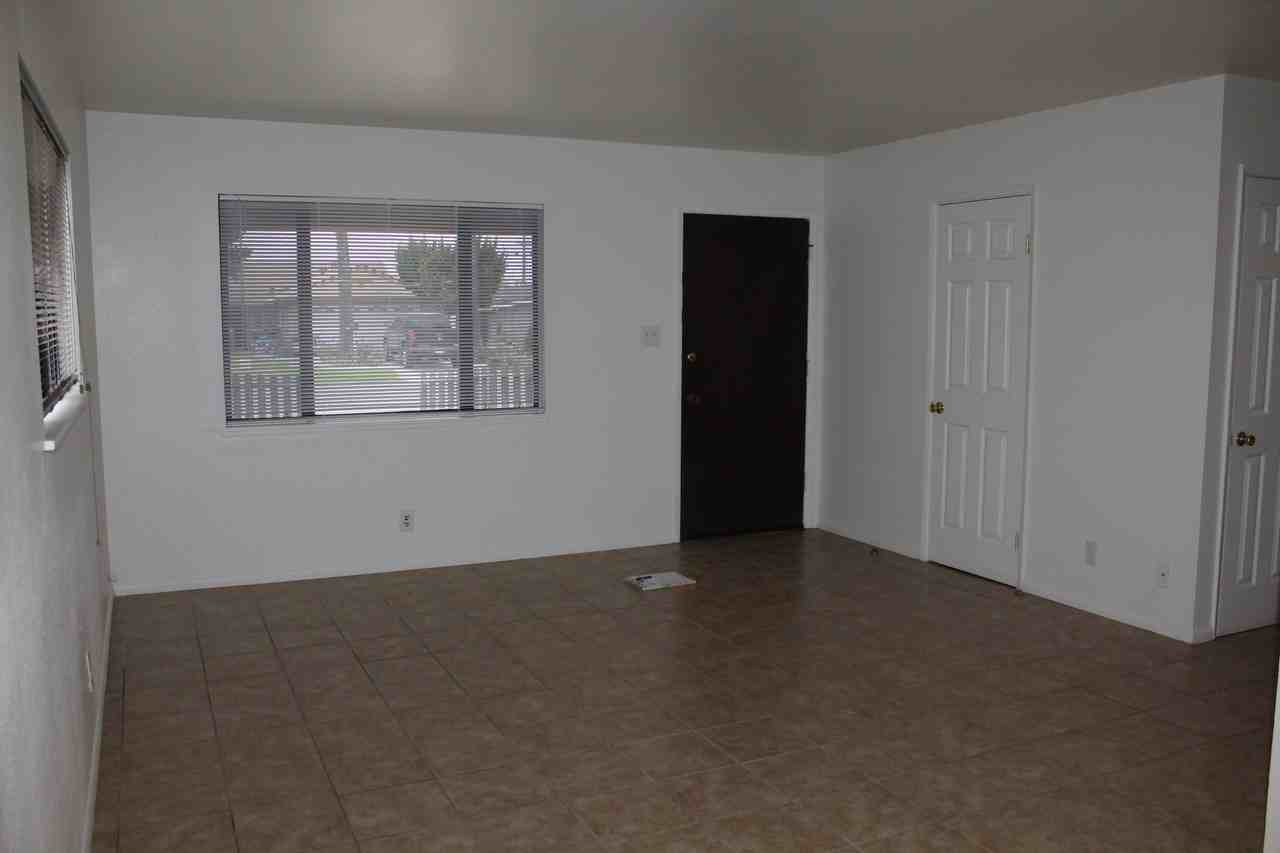 206 N B St - Photo 3 of 28