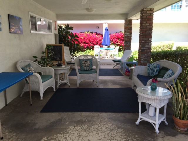 SEA BREEZE APARTMENTS - Photo 4 of 7