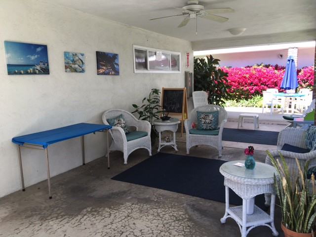 SEA BREEZE APARTMENTS - Photo 5 of 7