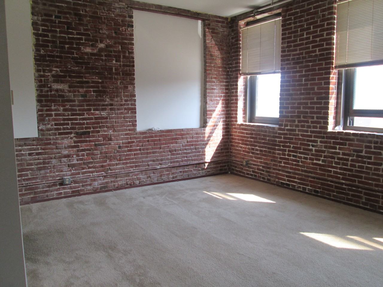 213 Delaware Street #207