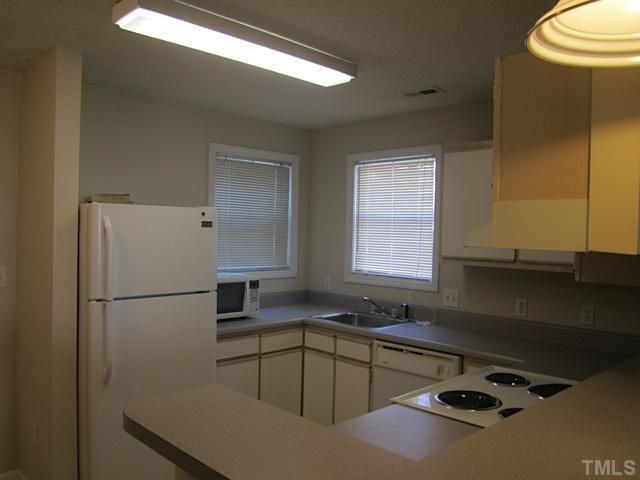 1430 Collegeview Avenue - Photo 2 of 10