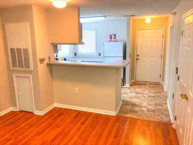 1430 Collegeview Avenue - Photo 3 of 10