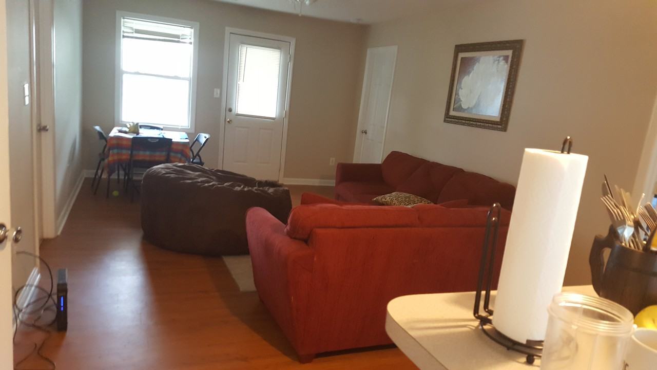 1430 Collegeview Avenue - Photo 5 of 10