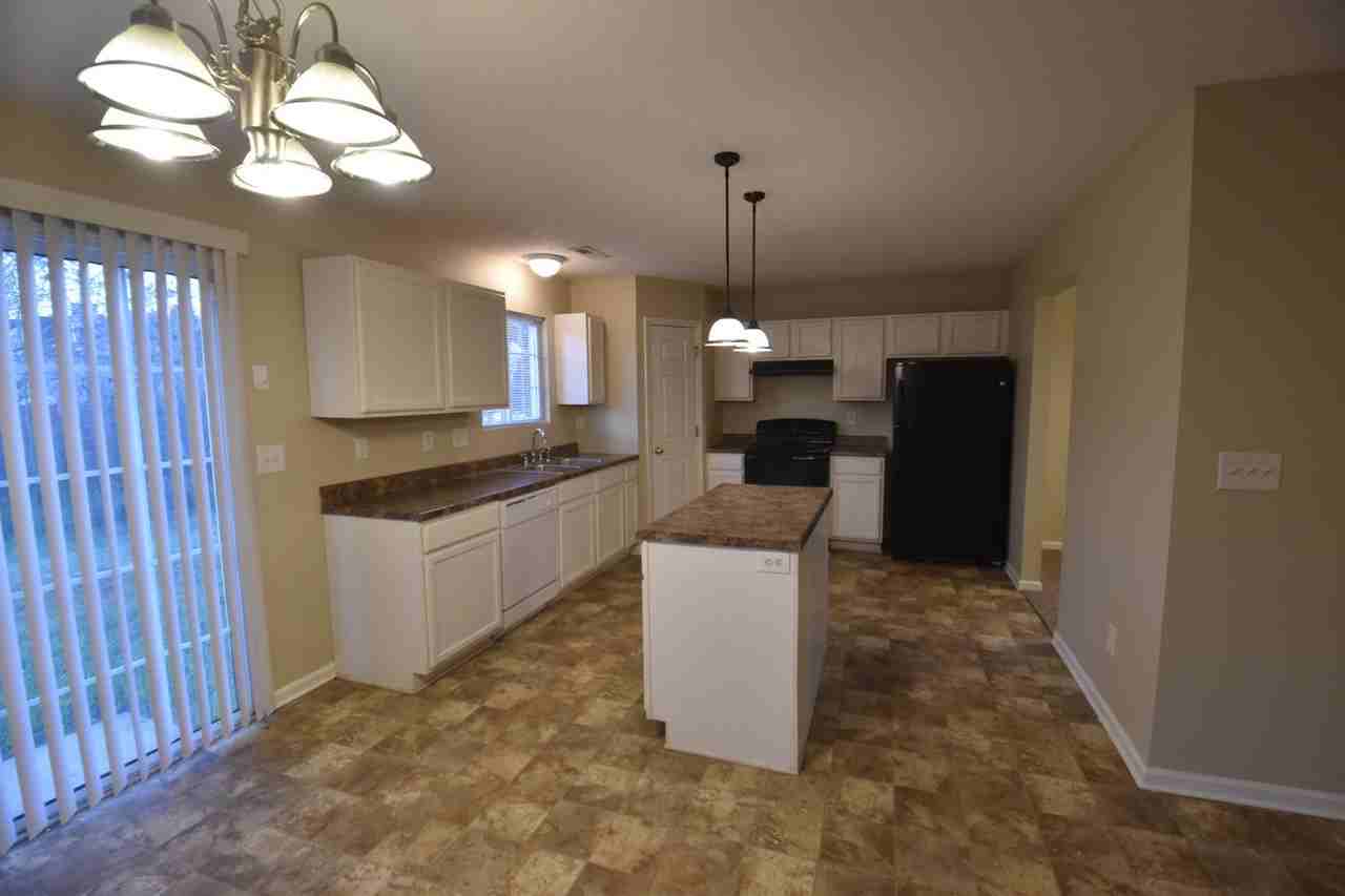 702 Topsail Dr - Photo 2 of 18