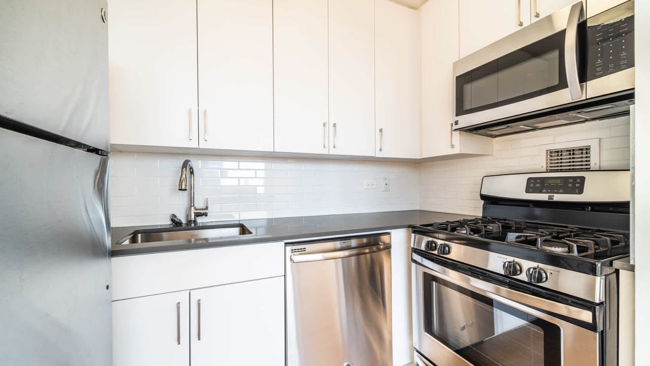 300 East 39th - Photo 5 of 48