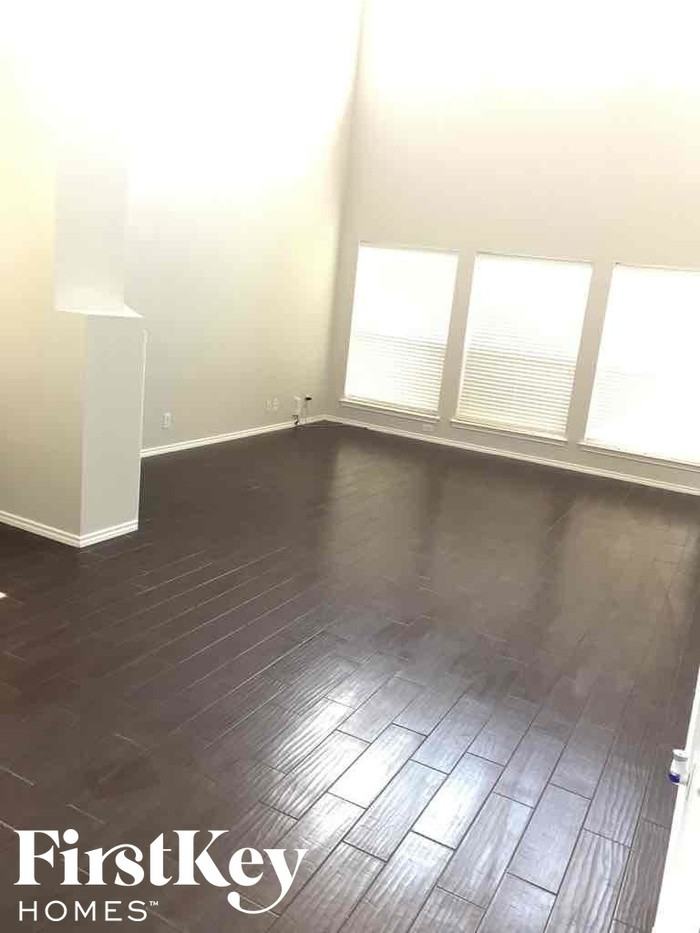 11603 Wood Hbr - Photo 3 of 10