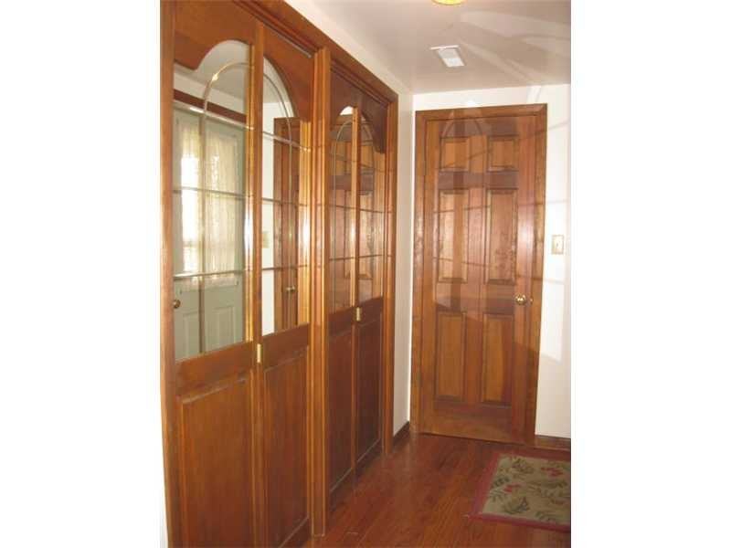 1028 Rostraver Rd - Photo 3 of 25