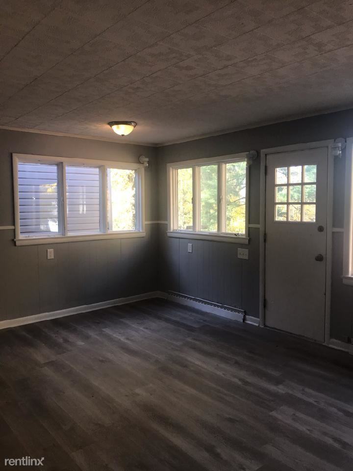 1320 Farrell Ter - Photo 3 of 7