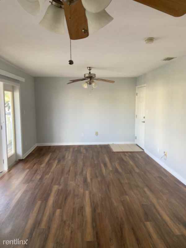 4715 4715 Coquina Key DR SE C - Photo 3 of 11