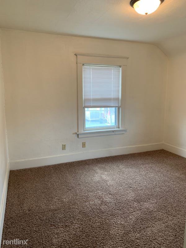 208 6th Ave N - Photo 3 of 9