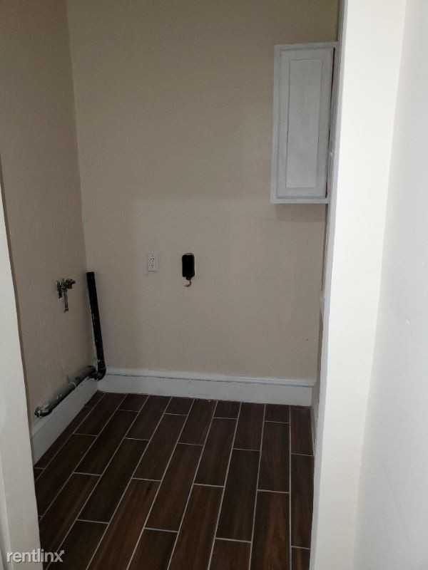 121 Preston St - Photo 2 of 5