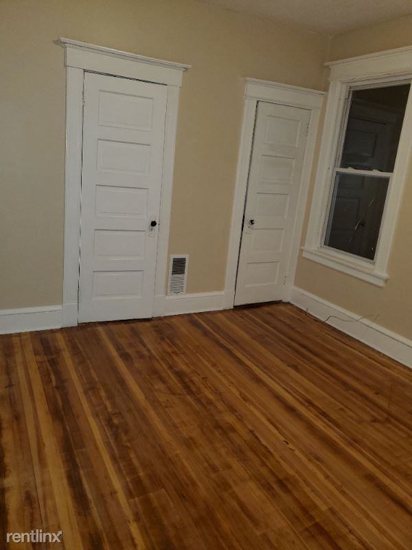 121 Preston St - Photo 3 of 5