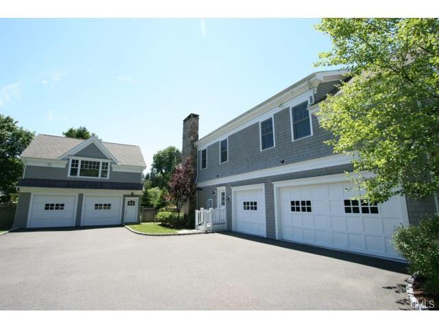 4 Winker Ln - Photo 2 of 25