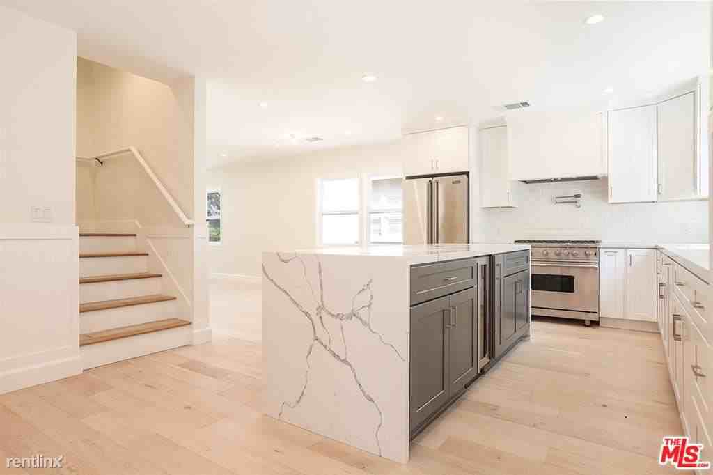 12524 Woodbine St - Photo 3 of 10