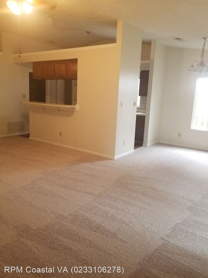 467 Springmont Ct - Photo 2 of 6