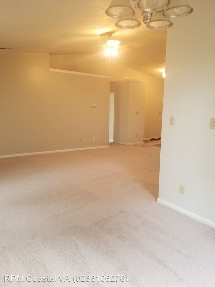 467 Springmont Ct - Photo 3 of 6