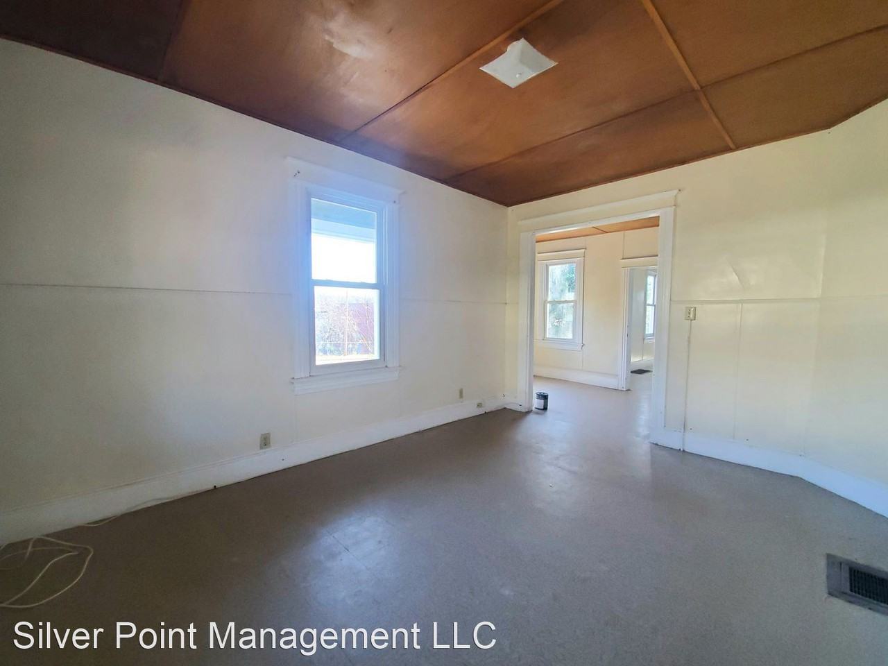 324 E Commerce St - Photo 3 of 20