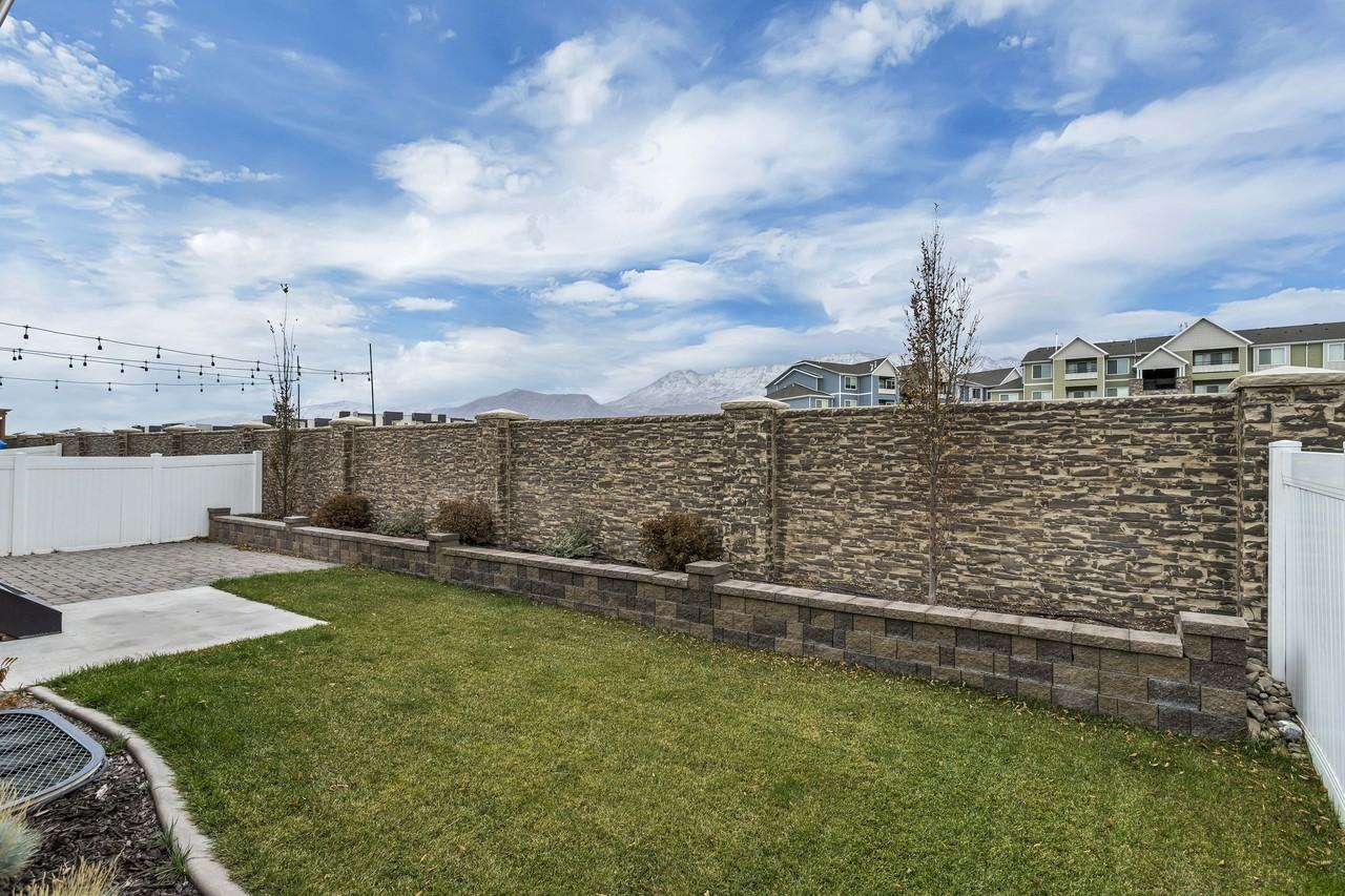 114 N Rue De Matth - Photo 3 of 17