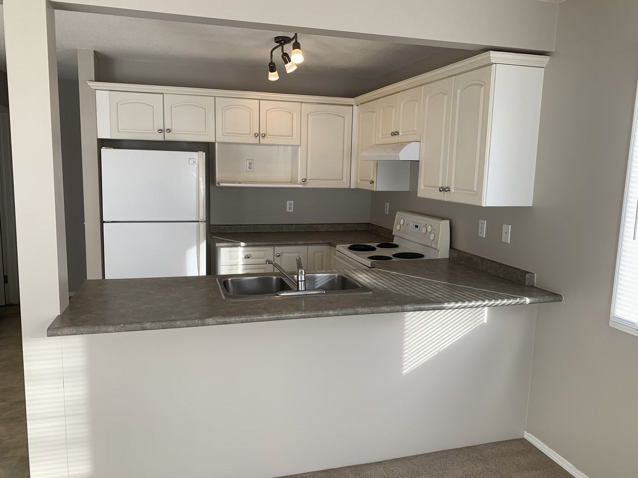 100 Edwards Dr Sw - Photo 3 of 13