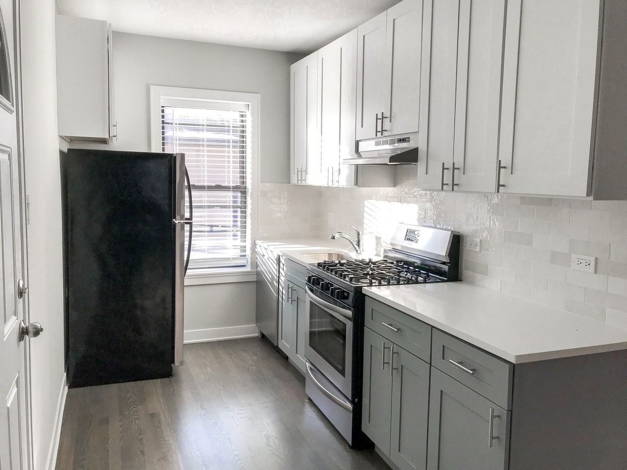 4600-06 N. Winchester / 1940-54 W. Wilson - Photo 2 of 27