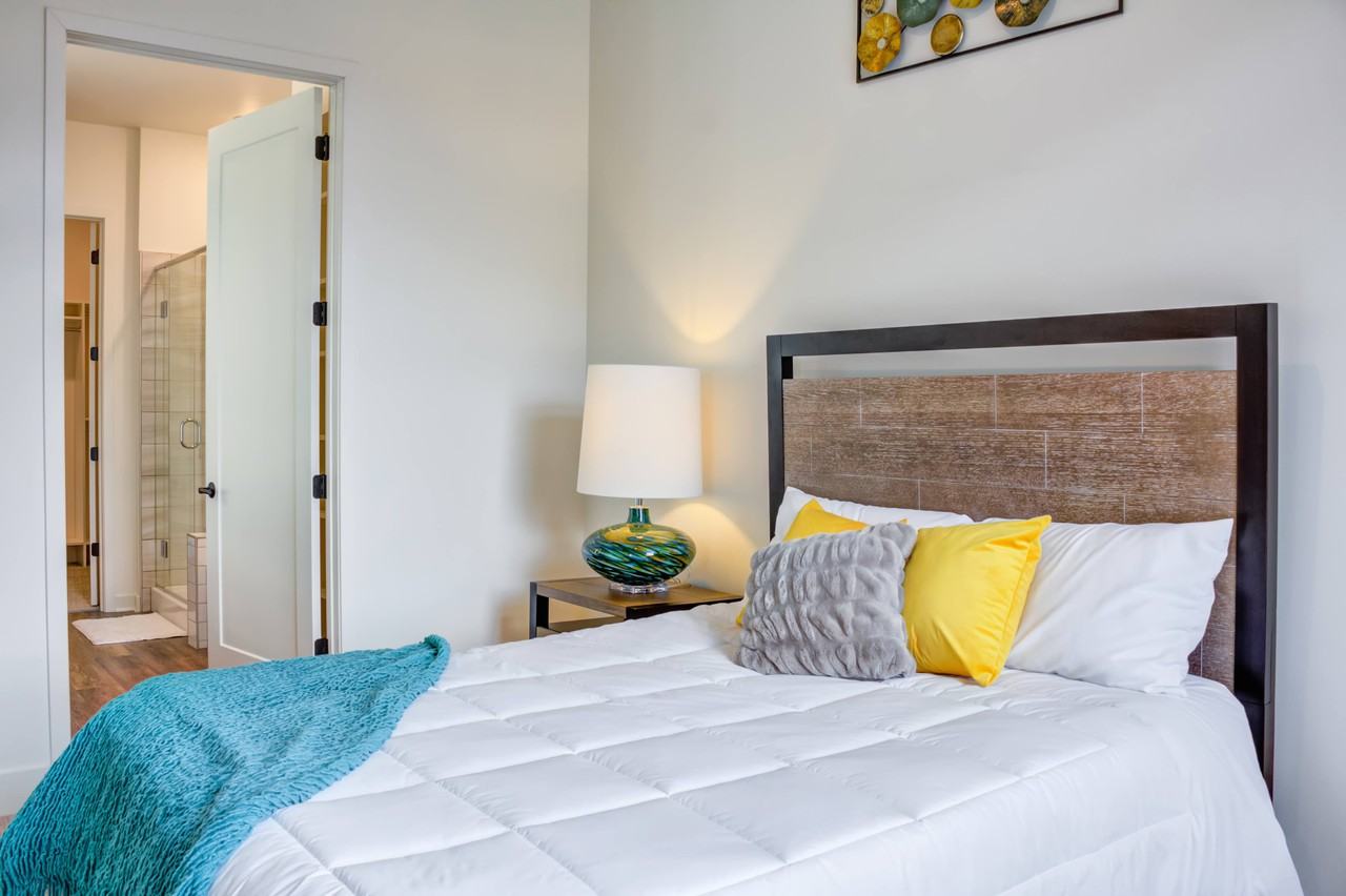 Central Park West - Photo 4 of 21