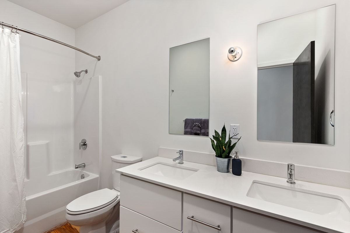 1108 E 30th St #220 - Photo 5 of 22